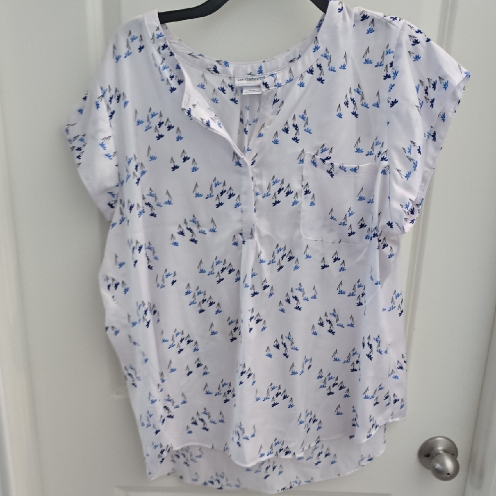 Women's White and Blue Printed Top